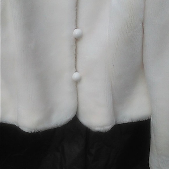 Vintage White Faux Fur Jacket - Picture 5 of 10